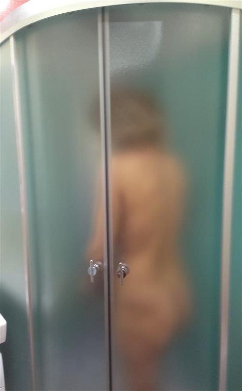 Mature Lithuanian Female Kelsey Pissing Pics 1 Of 14