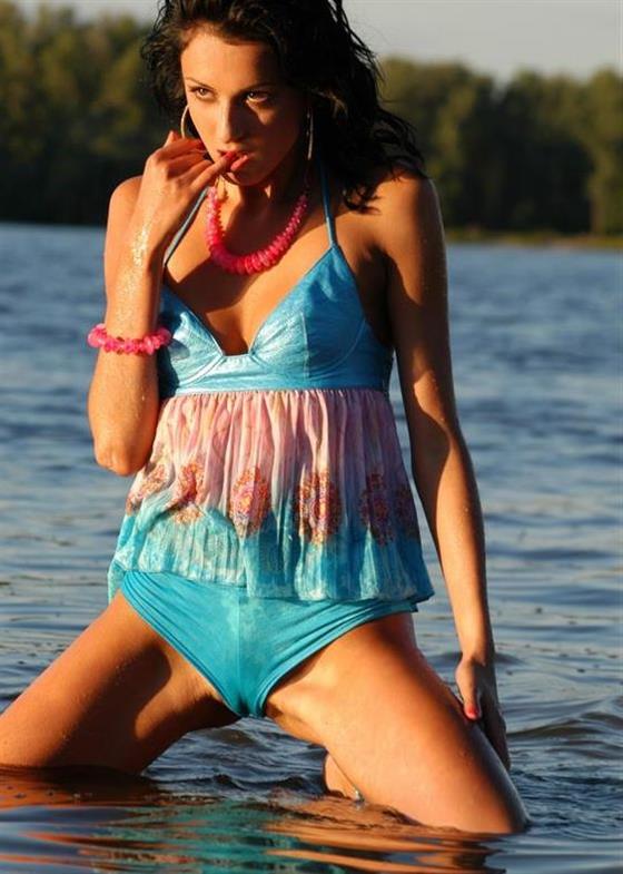 Fresh Egyptian Model Elise Bikini Pictures 1 Of 6